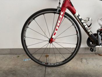 Used Trek Madone 5.2 H2 (Compact) 2013 2013 Road & Gravel, Rot — image 11 of 13