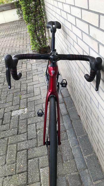 Used Trek Domane Shimano Ultegra Di2 2023 Road & Gravel, Red — image 8 of 12