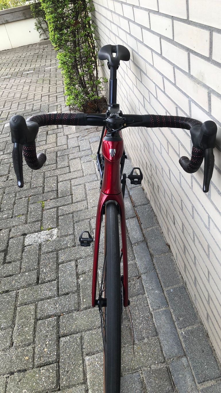 Used Trek Domane Shimano Ultegra Di2 2023 Road & Gravel, Red — image 8 of 12