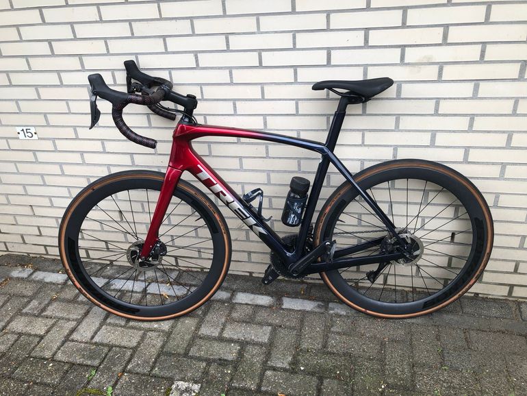 Used Trek Domane Shimano Ultegra Di2 2023 Road & Gravel, Red — image 2 of 12