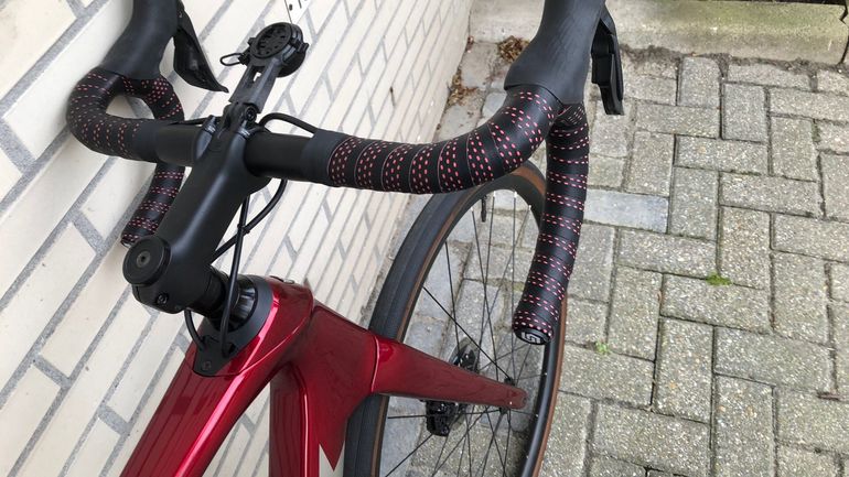 Used Trek Domane Shimano Ultegra Di2 2023 Road & Gravel, Red — image 9 of 12