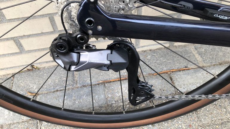 Used Trek Domane Shimano Ultegra Di2 2023 Road & Gravel, Red — image 6 of 12