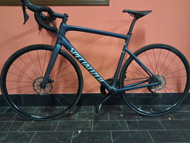Used Specialized Specialized Tarmac SL6 Disc Sport 2020 Road & Gravel, Blau — image 1 of 7