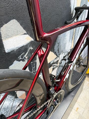 Used Trek Madone SL 7 2027 Frameset 2027 Road & Gravel, Red — image 3 of 8