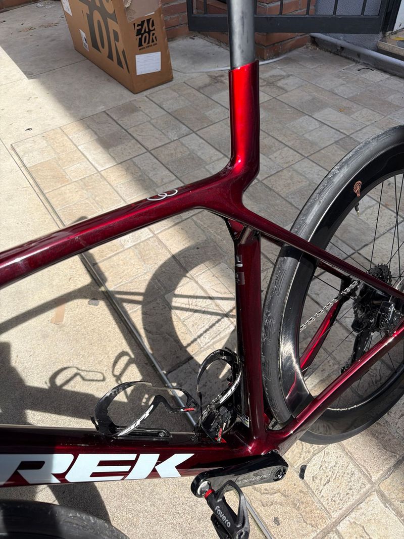 Used Trek Madone SL 7 2027 Frameset 2027 Road & Gravel, Red — image 5 of 8