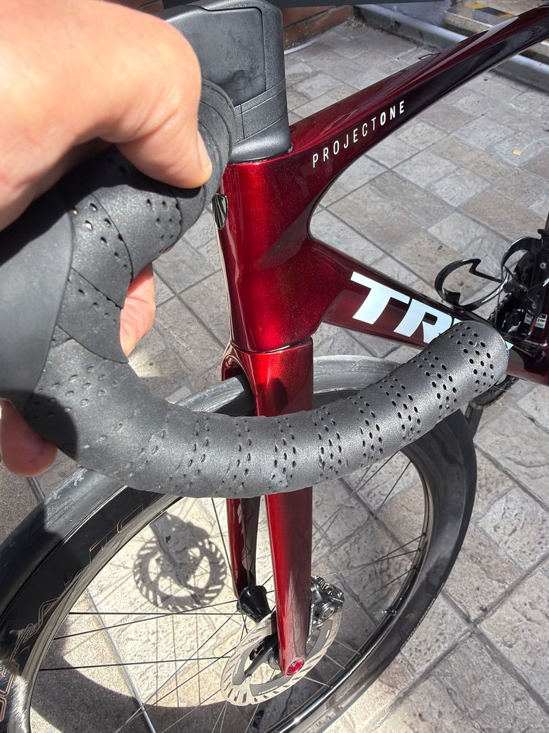 Used Trek Madone SL 7 2027 Frameset 2027 Road & Gravel, Red — image 6 of 8
