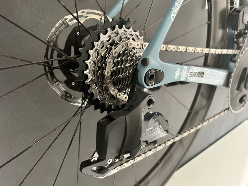 Tweedehands Factor O2 SRAM Force eTap AXS 2022 Road & Gravel — afbeelding 3 van 13