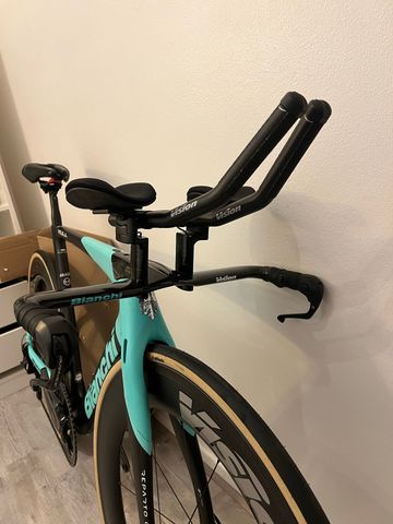 Used Bianchi Aquila Shimano Dura Ace Di2 2024 Road & Gravel, Blue — image 2 of 4
