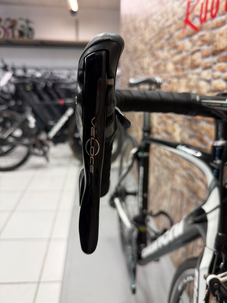 Used Bianchi Intenso 2016 Road & Gravel, Black — image 8 of 10