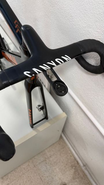 Canyon Aeroad CFR eTap 2024 2024 Road & Gravel d'occasion — image 6 sur 12