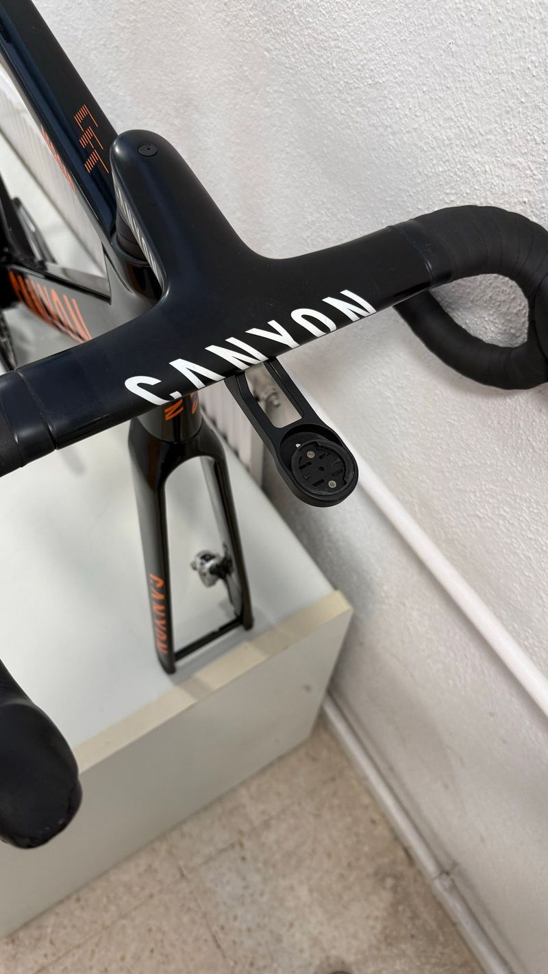 Canyon Aeroad CFR eTap 2024 2024 Road & Gravel d'occasion — image 6 sur 12