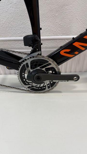 Canyon Aeroad CFR eTap 2024 2024 Road & Gravel d'occasion — image 4 sur 12