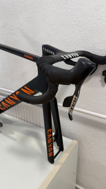 Canyon Aeroad CFR eTap 2024 2024 Road & Gravel d'occasion — image 5 sur 12