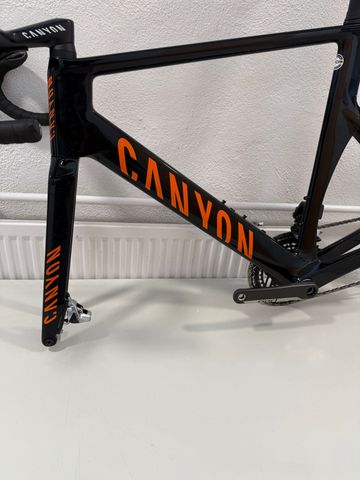 Canyon Aeroad CFR eTap 2024 2024 Road & Gravel d'occasion — image 11 sur 12