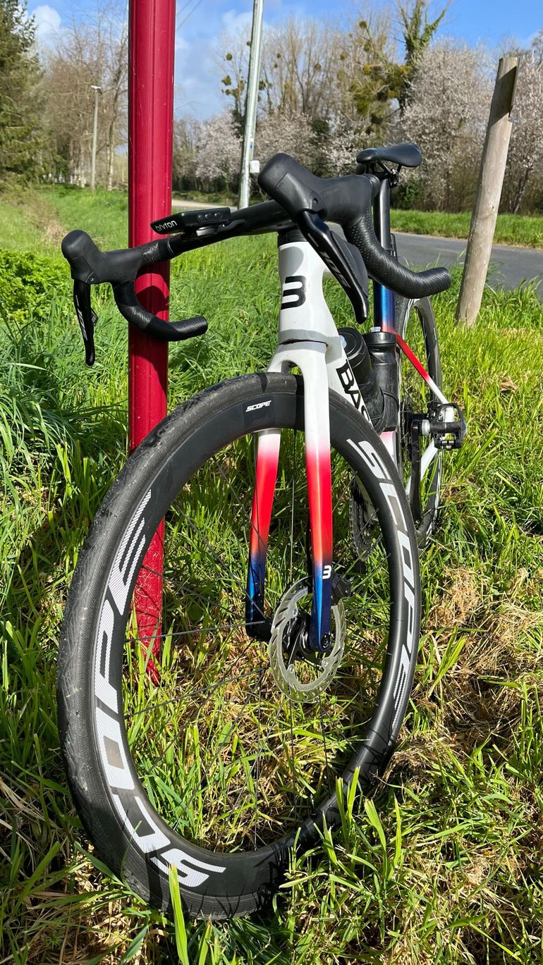 Used Basso Astra Shimano 105 Di2 2025 Road & Gravel, White — image 4 of 4