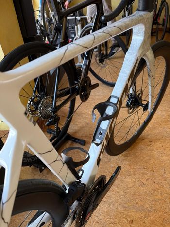 Used Giant Propel SRAM Force eTap AXS 2025 Road & Gravel, White — image 20 of 34