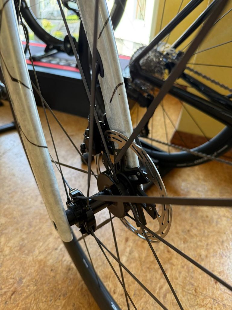 Used Giant Propel SRAM Force eTap AXS 2025 Road & Gravel, White — image 31 of 34