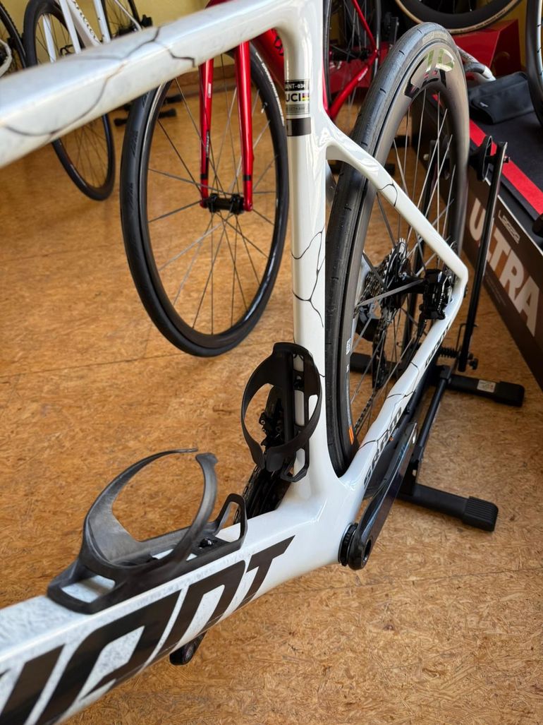 Used Giant Propel SRAM Force eTap AXS 2025 Road & Gravel, White — image 28 of 34