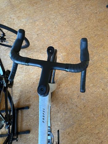 Used Giant Propel SRAM Force eTap AXS 2025 Road & Gravel, White — image 26 of 34