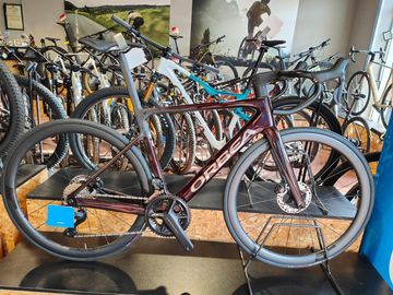 Used Orbea Orca Shimano Ultegra Di2 2023 Road & Gravel, Red — image 6 of 7