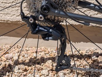 Used Trek Domane Shimano 105 2025 Road & Gravel, Black — image 10 of 13