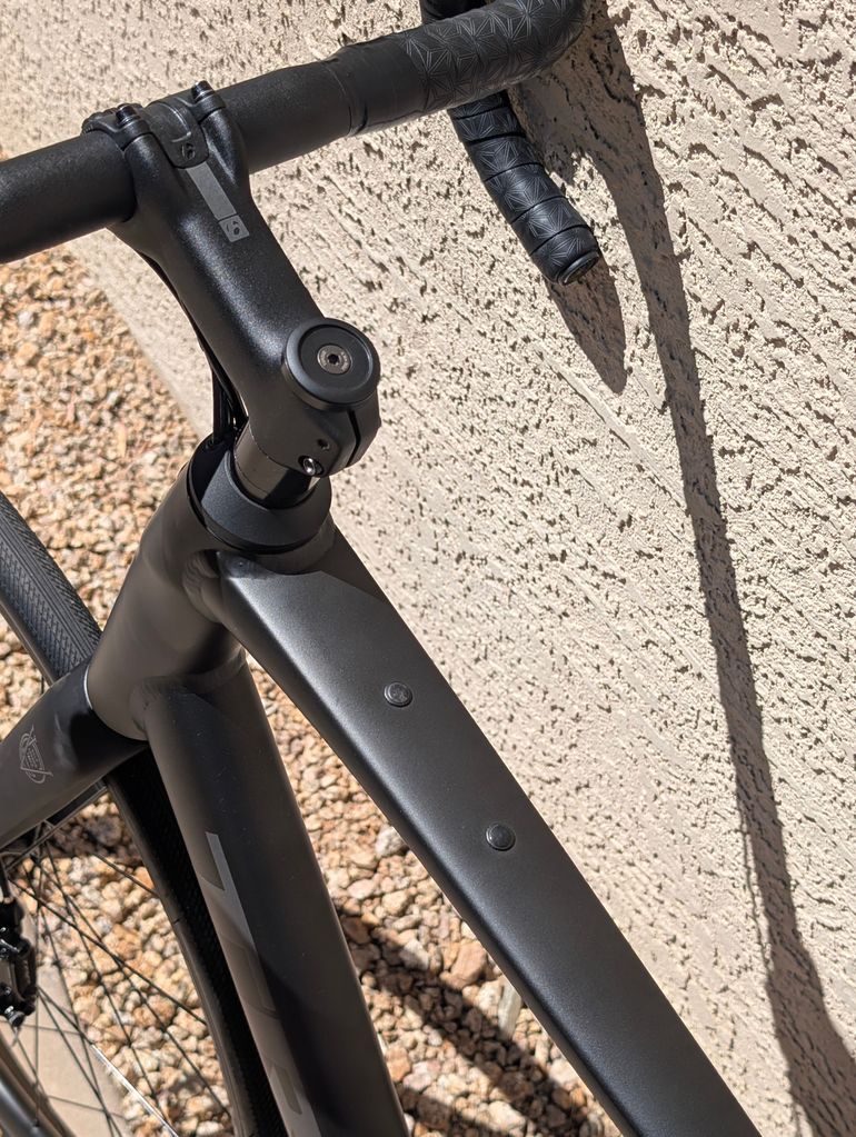 Used Trek Domane Shimano 105 2025 Road & Gravel, Black — image 11 of 13