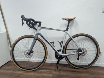 Used Scott Addict 20 disc 2019 2019 Road & Gravel — image 2 of 8