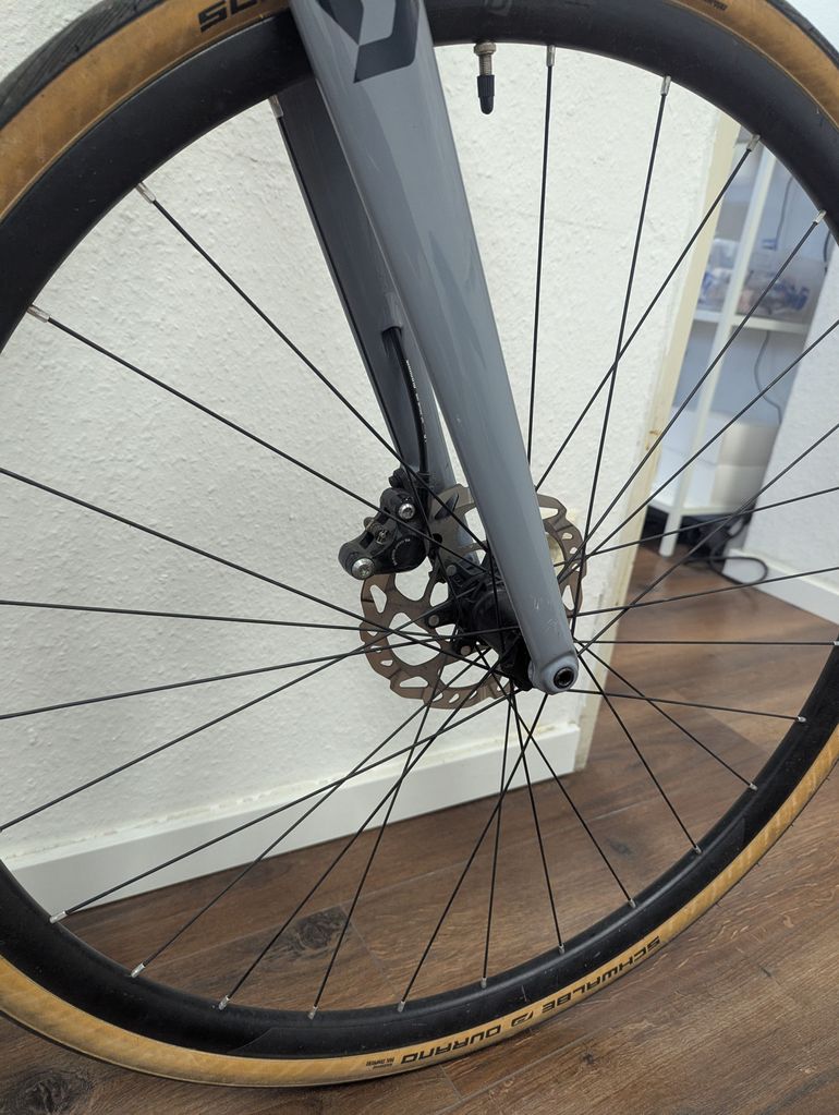 Used Scott Addict 20 disc 2019 2019 Road & Gravel — image 4 of 8