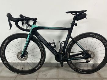Used Bianchi Aria Disc Ultegra 2018 2018 Road & Gravel, Black — image 5 of 5