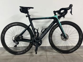 Used Bianchi Aria Disc Ultegra 2018 2018 Road & Gravel, Black — image 2 of 5