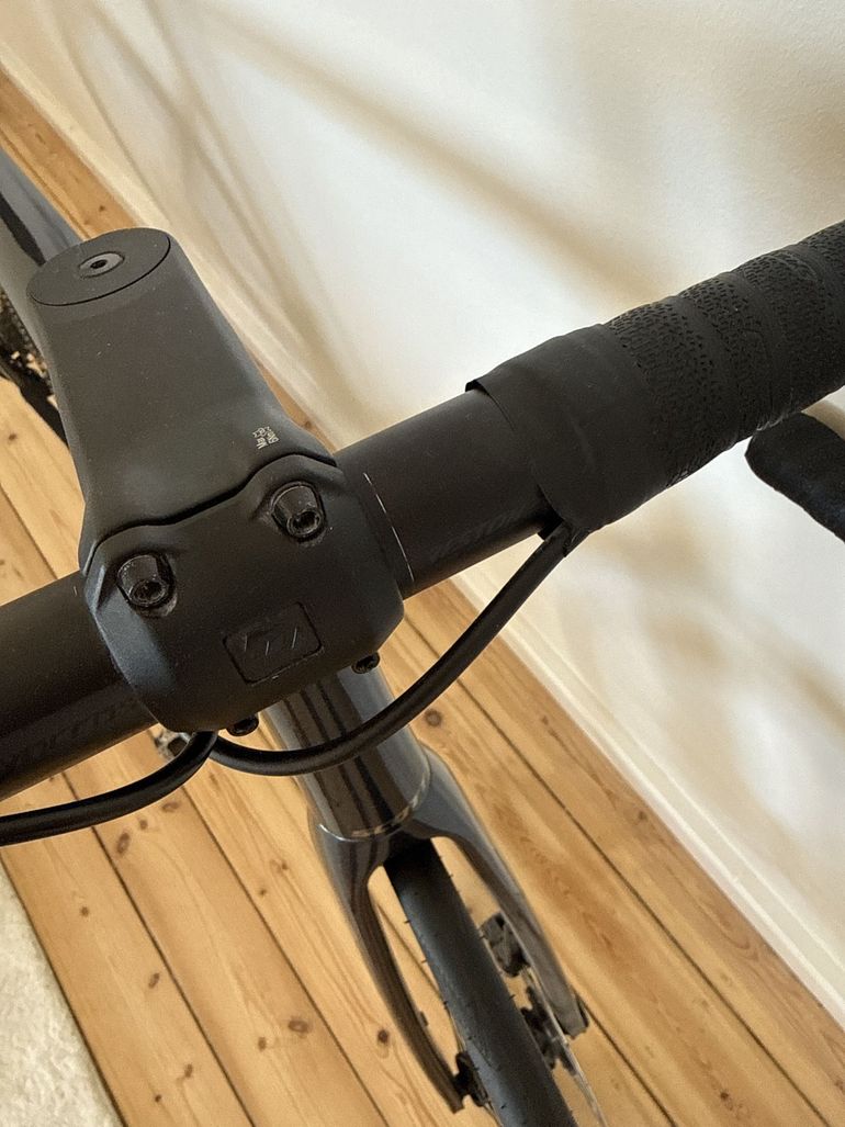 Used Scott Addict 20 2024 2024 Road & Gravel, Green — image 11 of 13