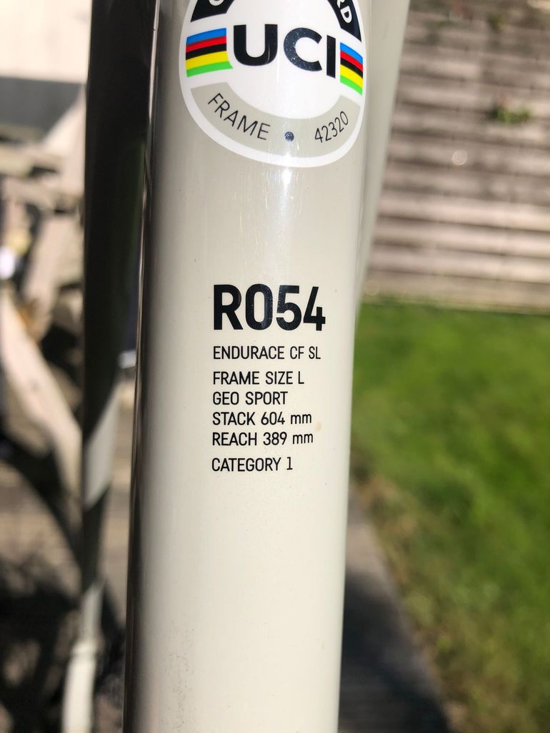 Used Canyon Endurace CF SL 7 eTAP 2022 2022 Road & Gravel, Light Gray — image 2 of 11