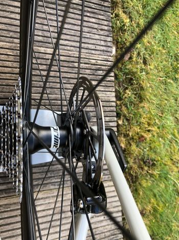 Used Canyon Endurace CF SL 7 eTAP 2022 2022 Road & Gravel, Light Gray — image 7 of 11