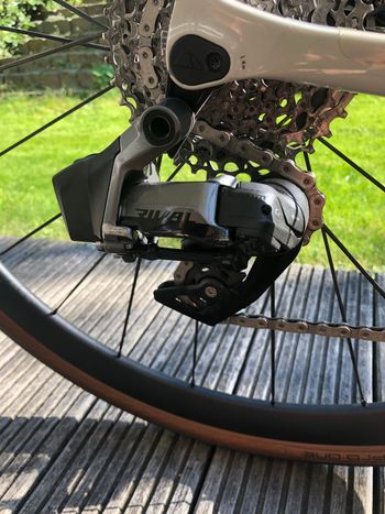 Used Canyon Endurace CF SL 7 eTAP 2022 2022 Road & Gravel, Light Gray — image 11 of 11