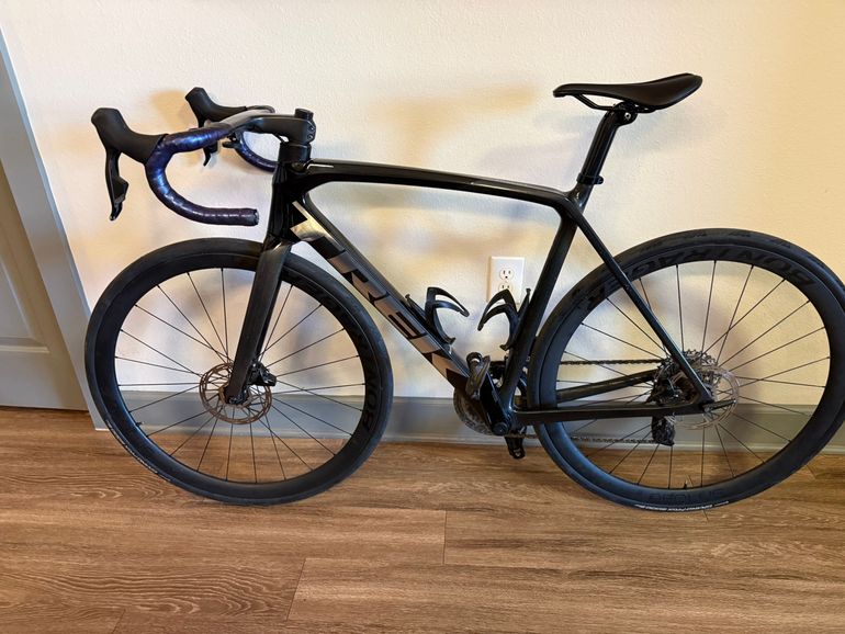 Used Trek Émonda SLR 6 AXS 2024 2024 Road & Gravel, Black — image 1 of 4