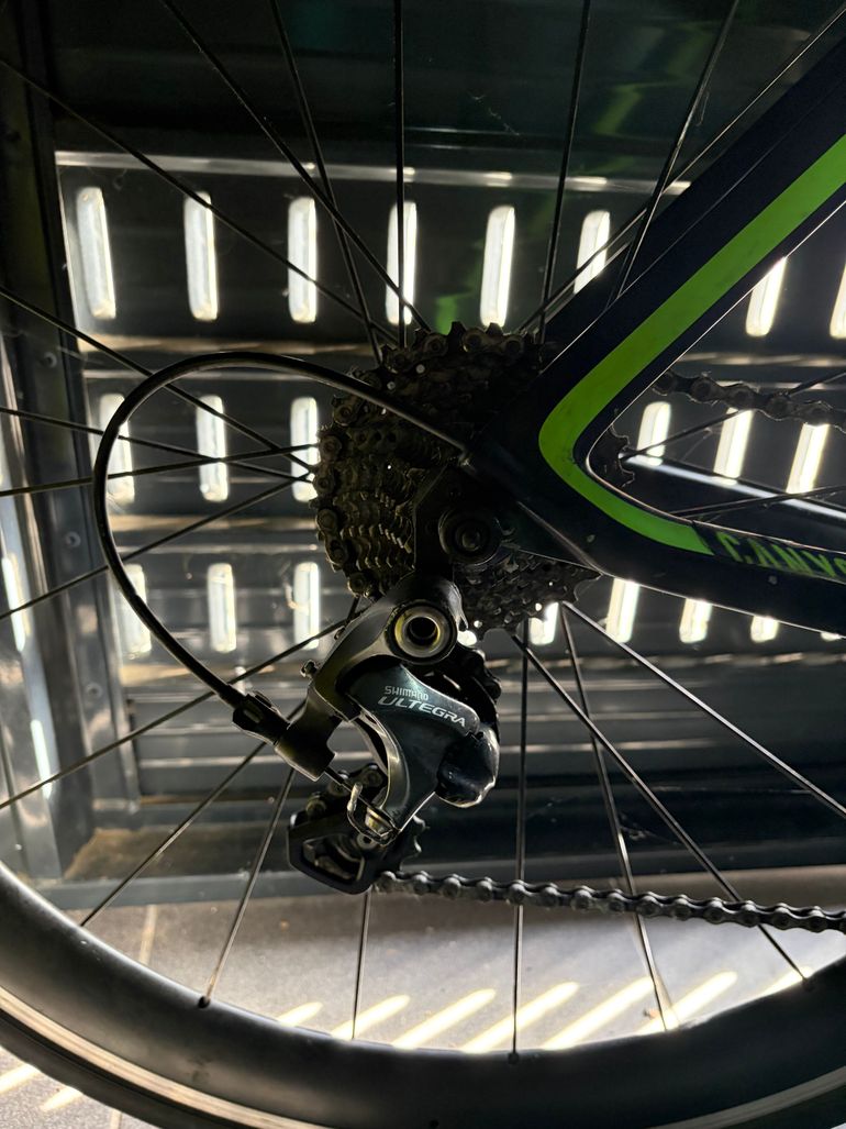 Used Canyon Speedmax CF 8.0 2018 2018 Road & Gravel — image 4 of 10