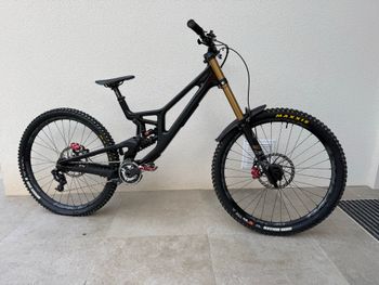 Santa Cruz, V10 DH X01 / Carbon CC 2025