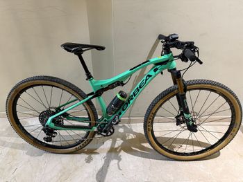 Used Orbea OIZ M10 2018 2018 Mountainbike — image 2 of 3