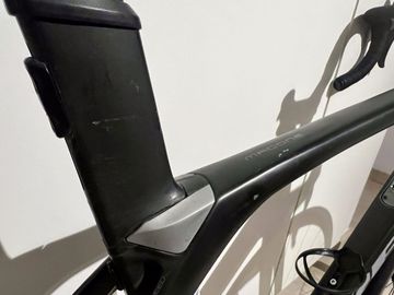 Used Trek Madone 9.0 2018 2018 Road & Gravel, Black — image 7 of 9