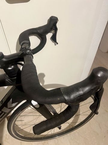 Used Trek Madone 9.0 2018 2018 Road & Gravel, Black — image 6 of 9