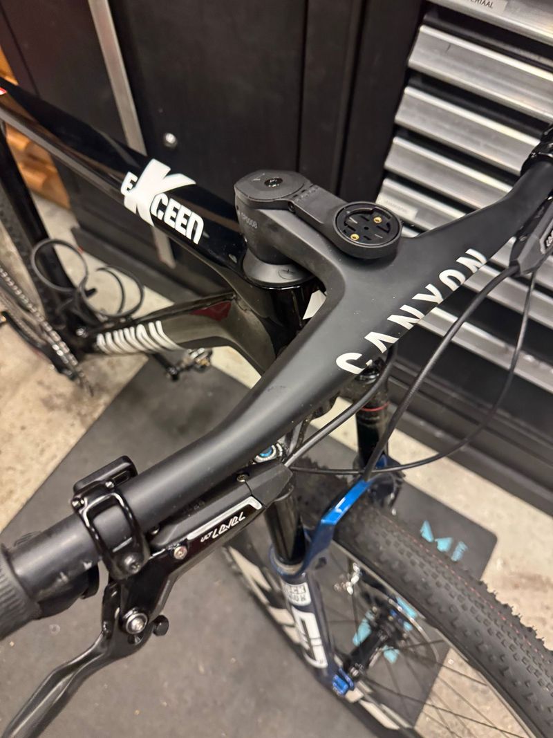 Gebrauchtes Canyon Exceed CF SLX CLLCTV 2024 2024 Mountainbike, Schwarz, 29 — Bild 7 von 14
