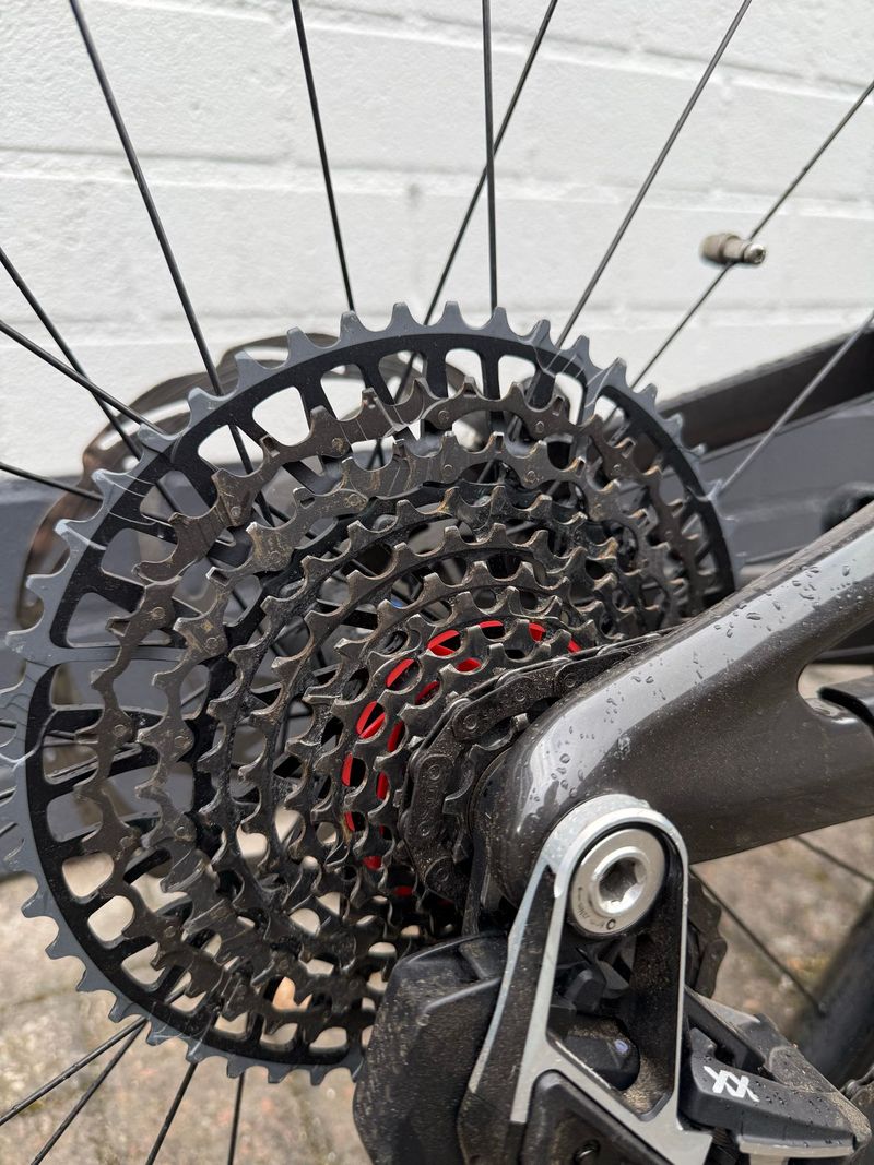 UNNO Mith Factory 2024 2024 Mountainbike de segunda mano, Gris claro — imagen 3 de 8
