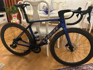 Gebrauchtes Trek Madone SRAM Force eTap AXS 2025 Road & Gravel, Blau — Bild 4 von 6