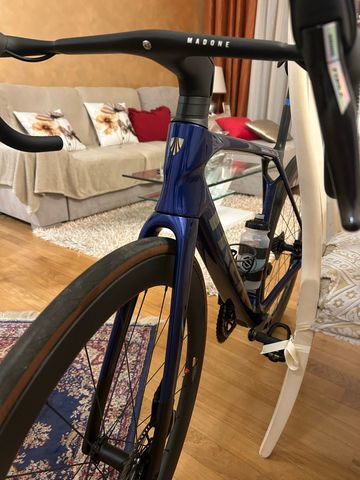 Gebrauchtes Trek Madone SRAM Force eTap AXS 2025 Road & Gravel, Blau — Bild 2 von 6