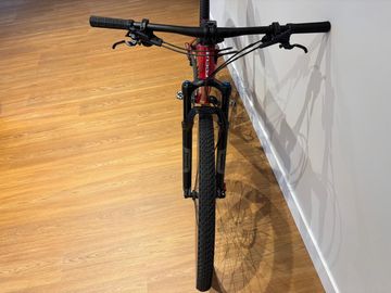 Gebrauchtes Focus RAVEN 8.8 2020 2020 Mountainbike, Rot, 29 — Bild 3 von 7