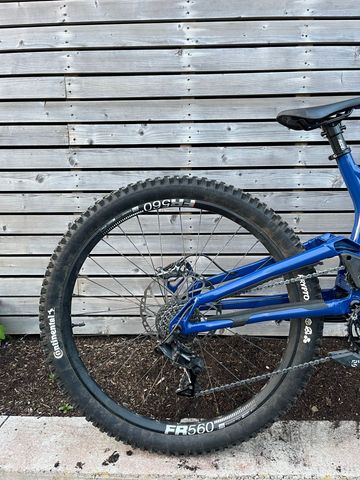 Commencal Custom SRAM GX 2023 Mountainbike usato, Blu — immagine 7 di 9