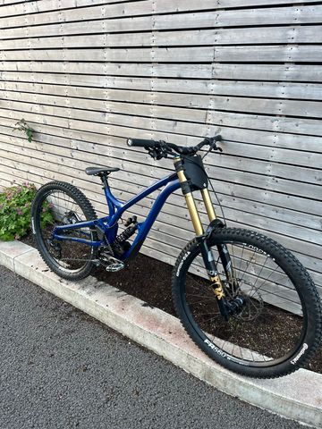 Commencal Custom SRAM GX 2023 Mountainbike usato, Blu — immagine 4 di 9