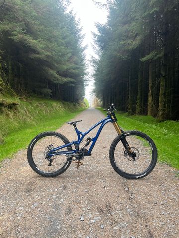Tweedehands Commencal Custom SRAM GX 2023 MTB