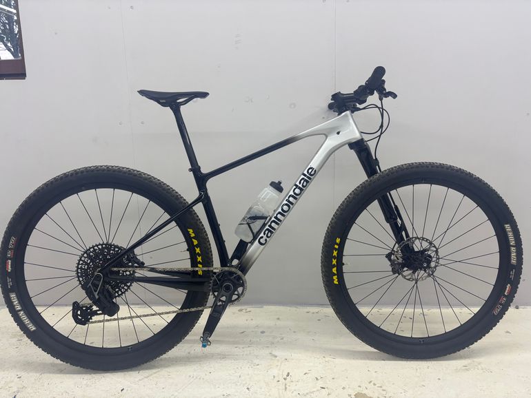 Used Cannondale Ht Carbon 1 2024 Mountainbike, Light Gray — image 7 of 8