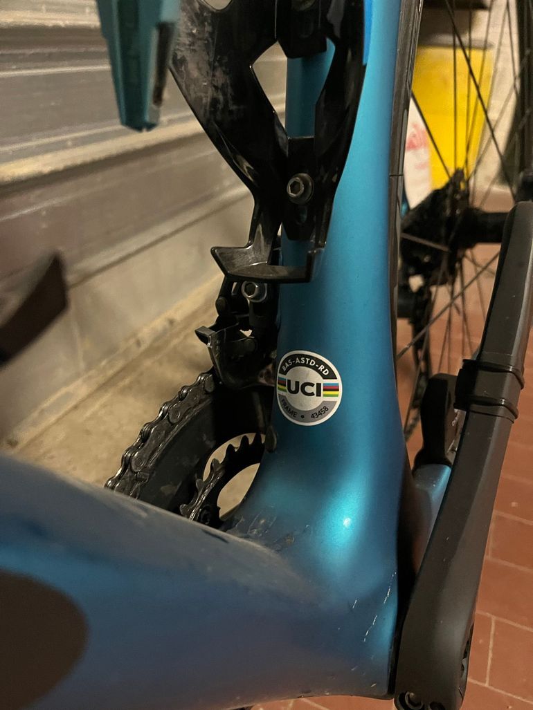 Used Basso Astra Shimano Ultegra 2022 Road & Gravel, Blue — image 4 of 4